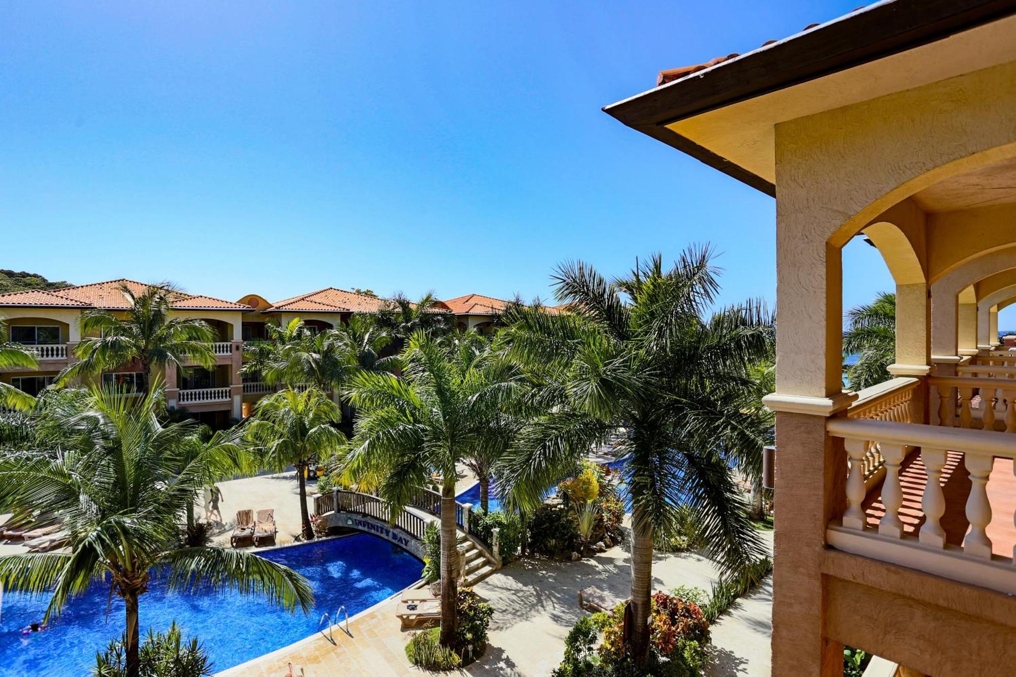 Three-Bedroom Villa with Pool View,1548167833:JPEG